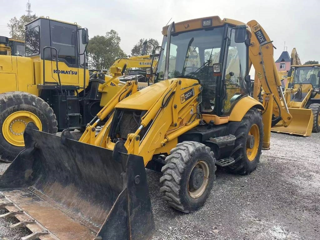 JCB 3CX - Tractopelle: photos 2 JCB 3CX - Tractopelle: photos 2
