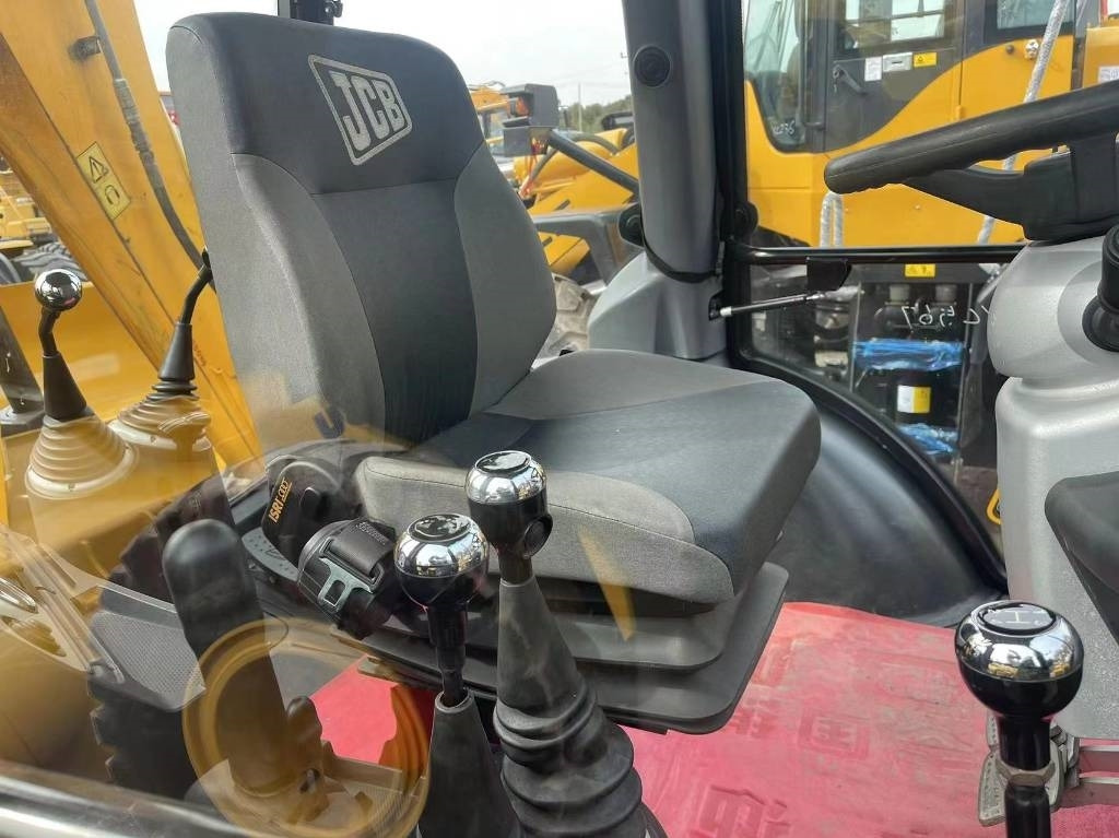 JCB 3CX - Tractopelle: photos 4 JCB 3CX - Tractopelle: photos 4