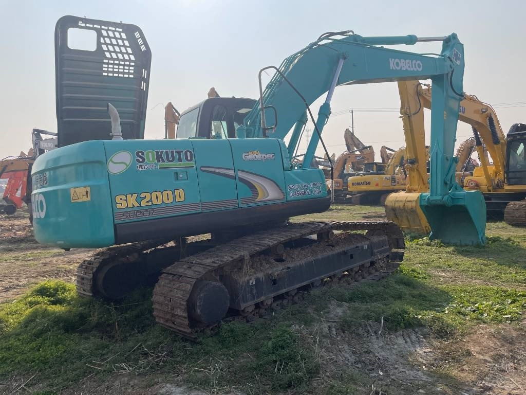 Kobelco SK 200 - Pelle sur chenille: photos 2 Kobelco SK 200 - Pelle sur chenille: photos 2