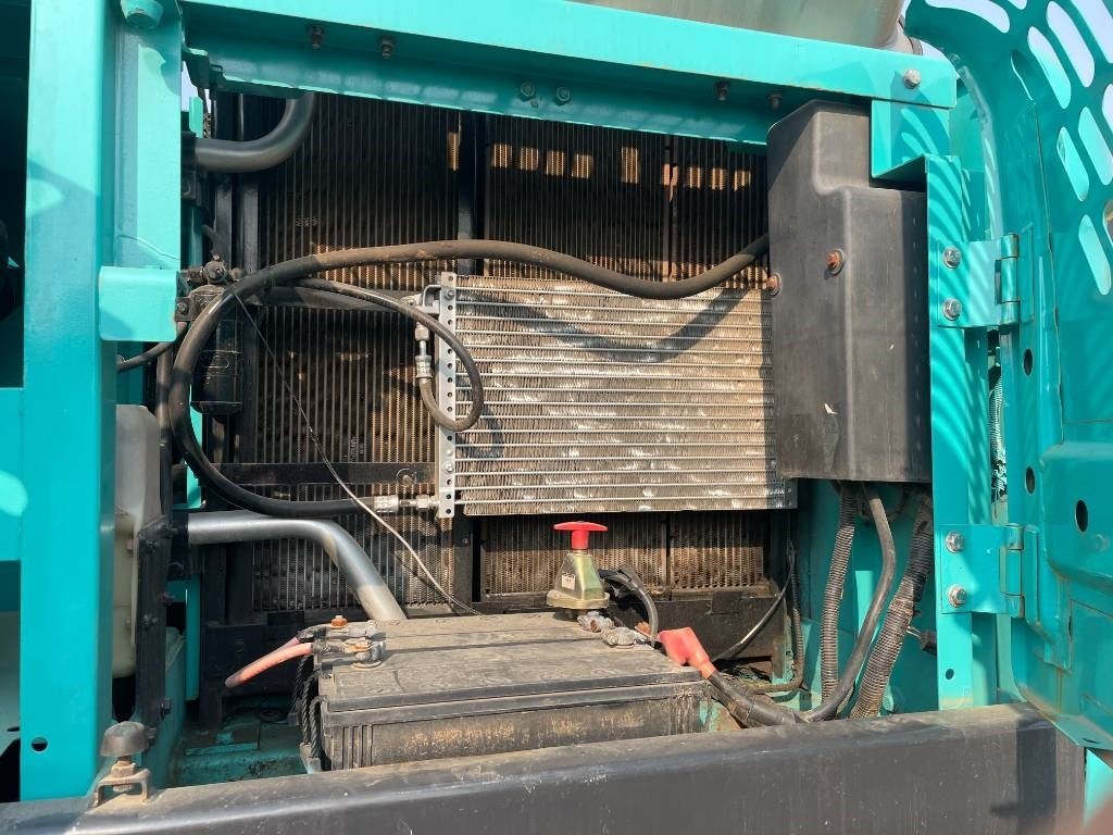 Kobelco SK 200 - Pelle sur chenille: photos 4 Kobelco SK 200 - Pelle sur chenille: photos 4