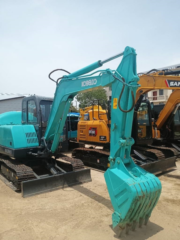 Kobelco SK 60 - Pelle sur chenille: photos 1 Kobelco SK 60 - Pelle sur chenille: photos 1
