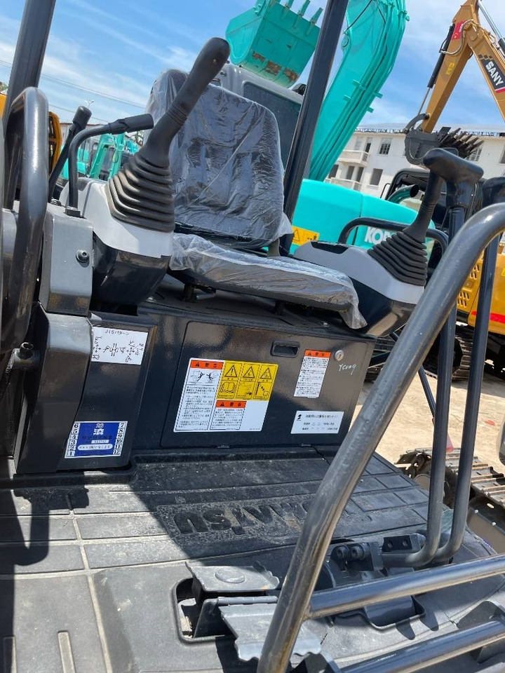 Komatsu PC 20 MR - Mini pelle: photos 3 Komatsu PC 20 MR - Mini pelle: photos 3