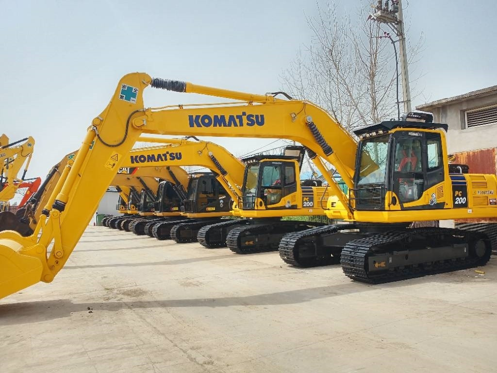 Komatsu PC 200 8N - Pelle sur chenille: photos 3 Komatsu PC 200 8N - Pelle sur chenille: photos 3