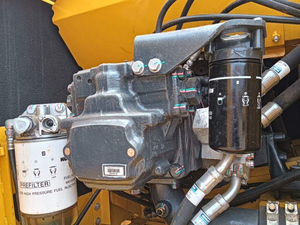 Komatsu PC 210 - Pelle sur chenille: photos 3 Komatsu PC 210 - Pelle sur chenille: photos 3