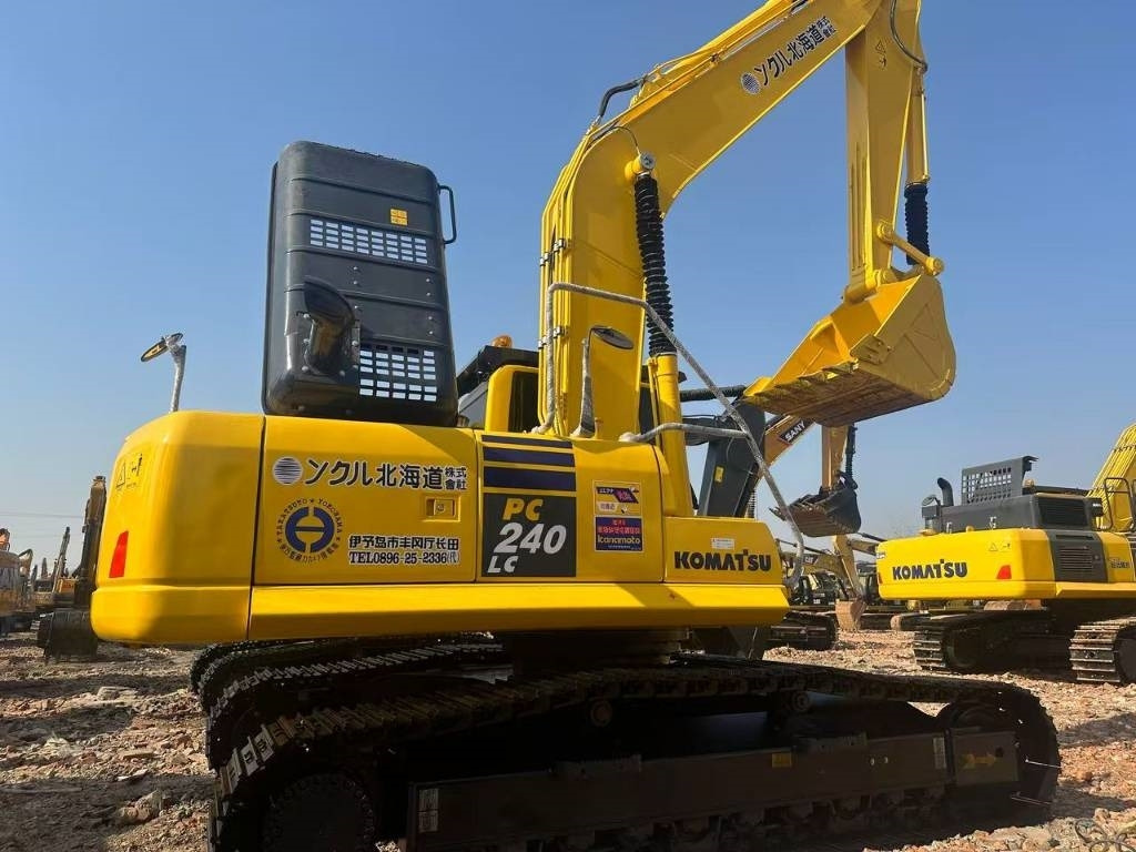 Komatsu PC 240 - Pelle sur chenille: photos 1 Komatsu PC 240 - Pelle sur chenille: photos 1