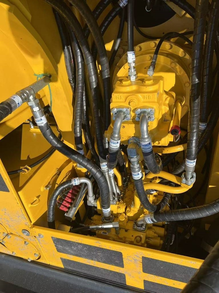 Komatsu PC 300 - Pelle sur chenille: photos 5 Komatsu PC 300 - Pelle sur chenille: photos 5