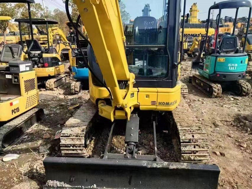 Komatsu PC 35 - Mini pelle: photos 2 Komatsu PC 35 - Mini pelle: photos 2