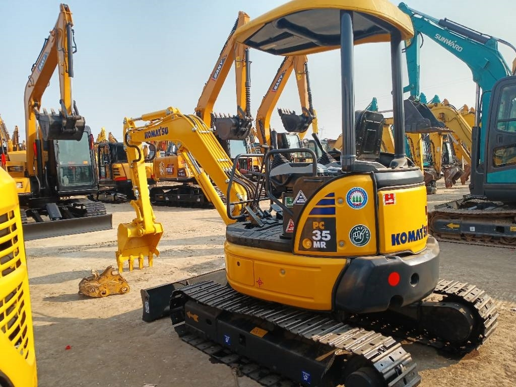 Komatsu PC 35 - Mini pelle: photos 3 Komatsu PC 35 - Mini pelle: photos 3