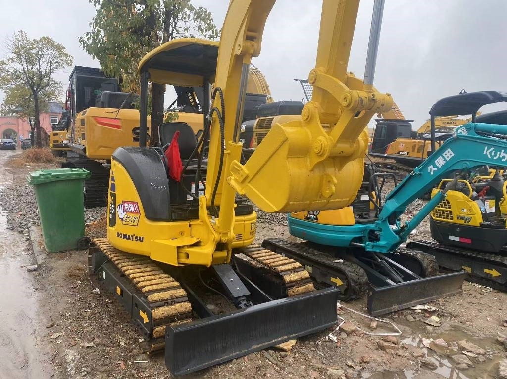 Komatsu PC 35 - Mini pelle: photos 3 Komatsu PC 35 - Mini pelle: photos 3
