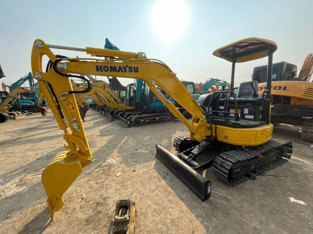 Komatsu PC 35 - Pelle sur chenille: photos 5 Komatsu PC 35 - Pelle sur chenille: photos 5