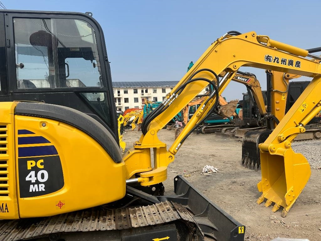 Komatsu PC 40 - Pelle sur chenille: photos 2 Komatsu PC 40 - Pelle sur chenille: photos 2