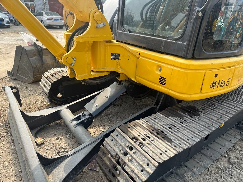 Komatsu PC 40 - Pelle sur chenille: photos 5 Komatsu PC 40 - Pelle sur chenille: photos 5