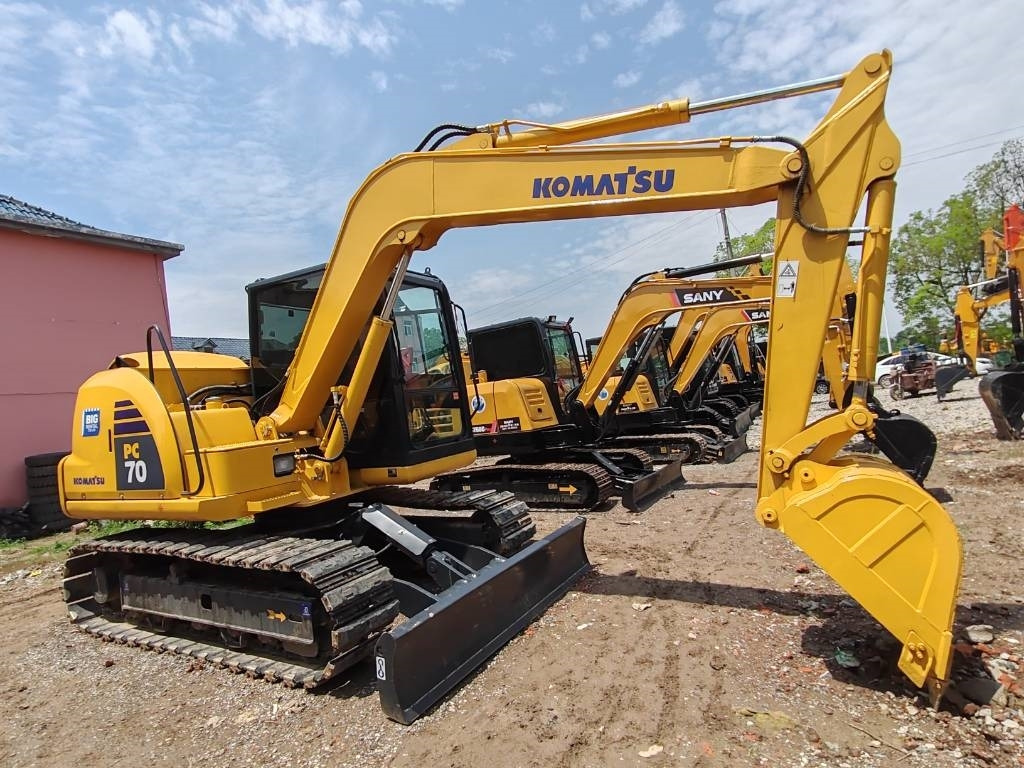 Komatsu PC 70 - Pelle sur chenille: photos 1 Komatsu PC 70 - Pelle sur chenille: photos 1