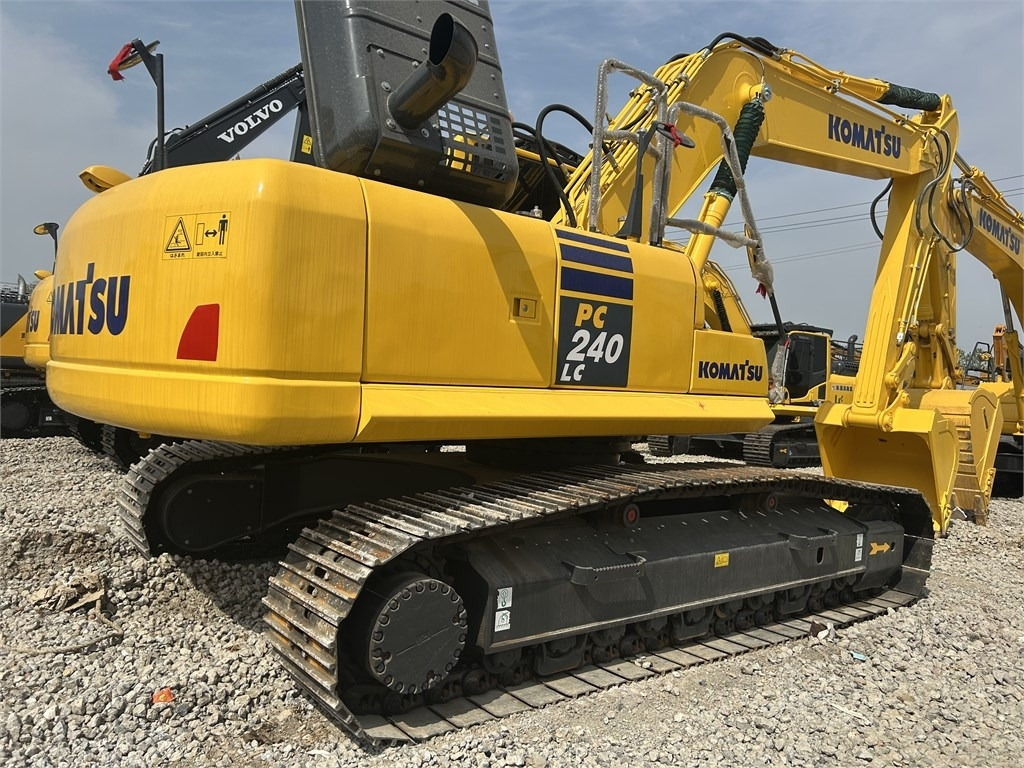 Komatsu PC240 - Pelle sur chenille: photos 5 Komatsu PC240 - Pelle sur chenille: photos 5