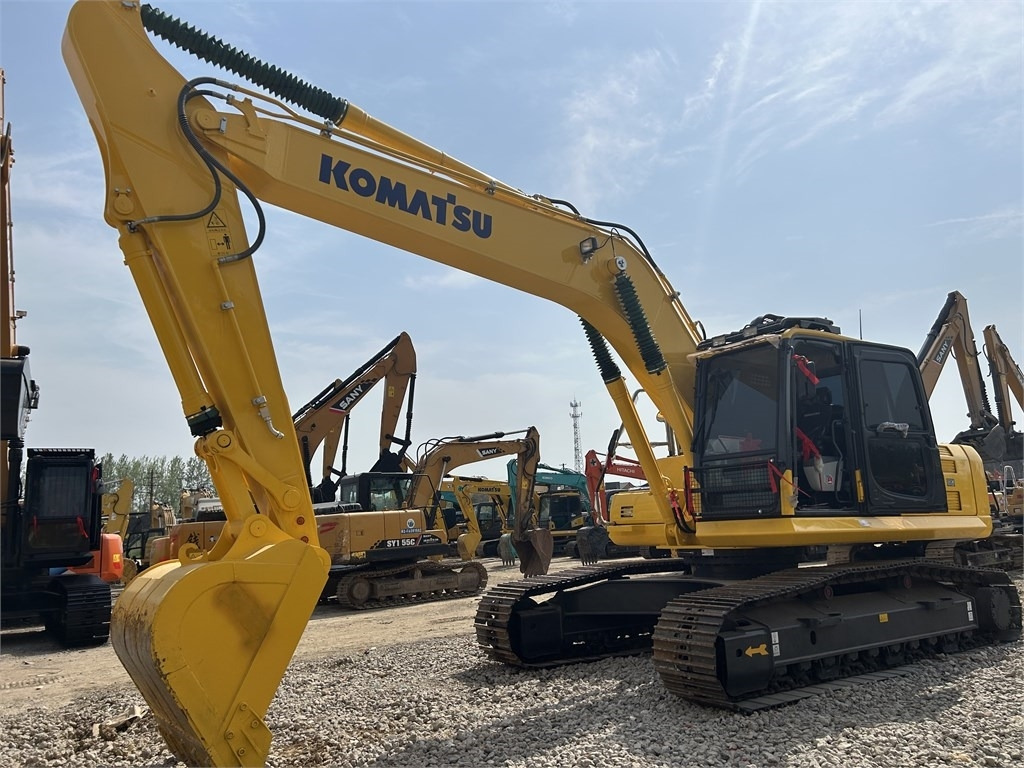 Komatsu PC240 - Pelle sur chenille: photos 1 Komatsu PC240 - Pelle sur chenille: photos 1