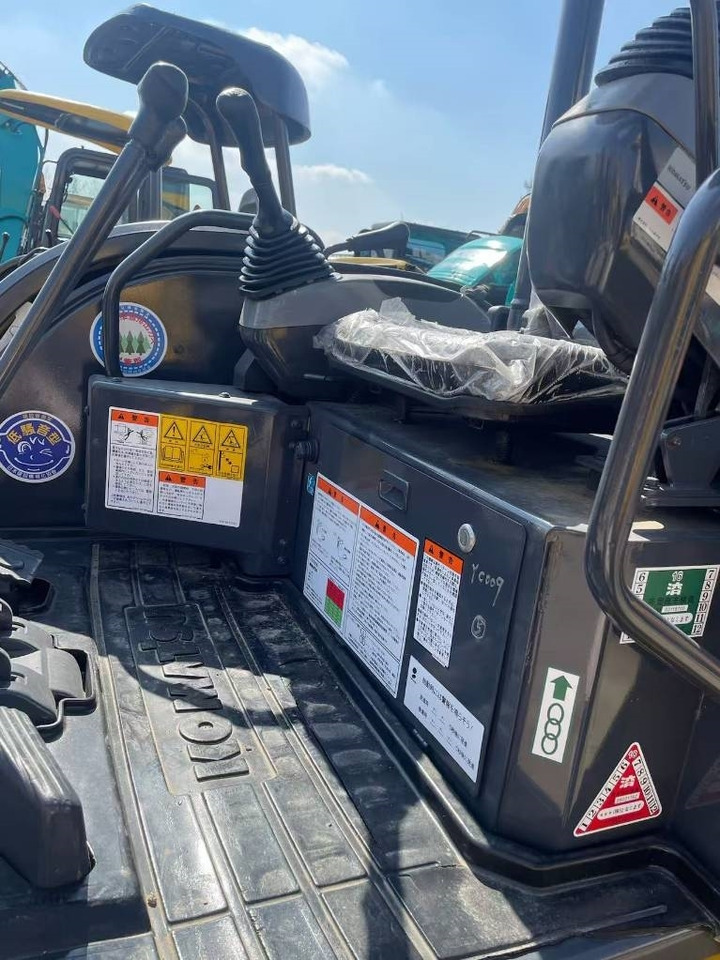 Komatsu PC35 - Mini pelle: photos 5 Komatsu PC35 - Mini pelle: photos 5