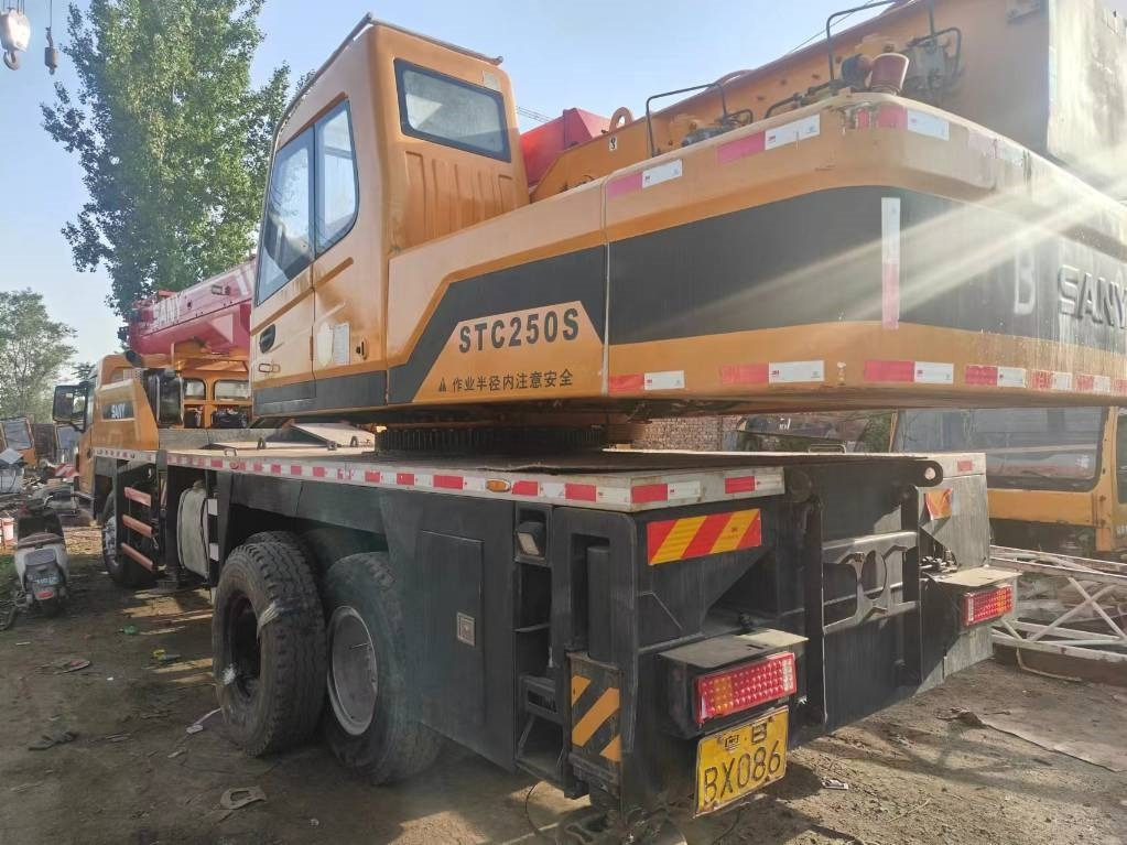 Sany STC 250 H - Grue tout-terrain: photos 5 Sany STC 250 H - Grue tout-terrain: photos 5