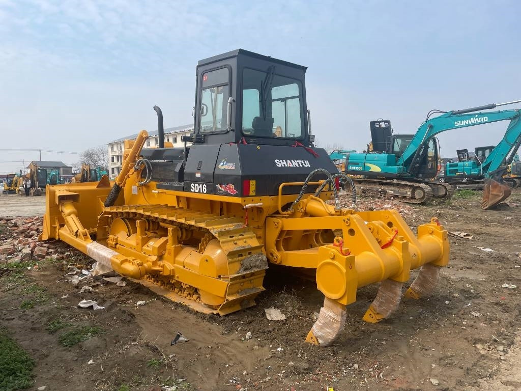 Shantui SD 16 - Bulldozer: photos 1 Shantui SD 16 - Bulldozer: photos 1
