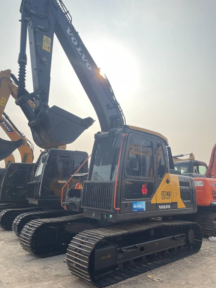 Volvo EC 140 - Pelle sur chenille: photos 2 Volvo EC 140 - Pelle sur chenille: photos 2