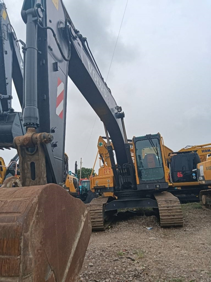 Volvo EC 210 - Pelle sur chenille: photos 3 Volvo EC 210 - Pelle sur chenille: photos 3