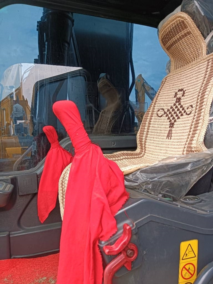 Volvo EC 240 - Pelle sur chenille: photos 4 Volvo EC 240 - Pelle sur chenille: photos 4