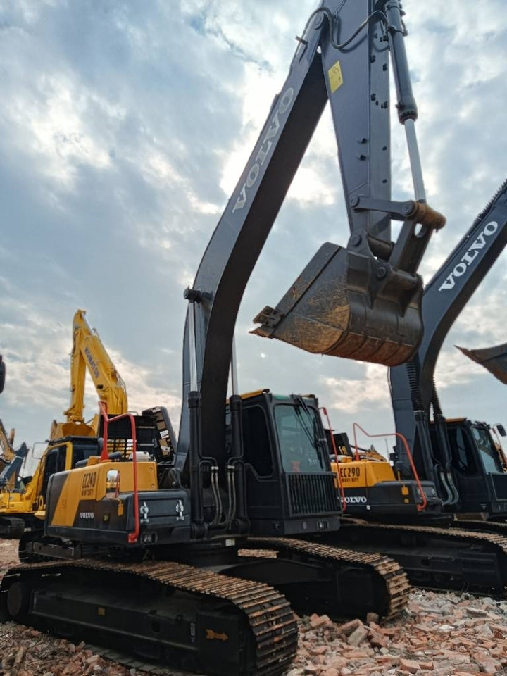 Volvo EC 240 - Pelle sur chenille: photos 3 Volvo EC 240 - Pelle sur chenille: photos 3