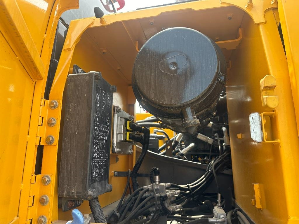 Volvo EC 250 D - Pelle sur chenille: photos 3 Volvo EC 250 D - Pelle sur chenille: photos 3