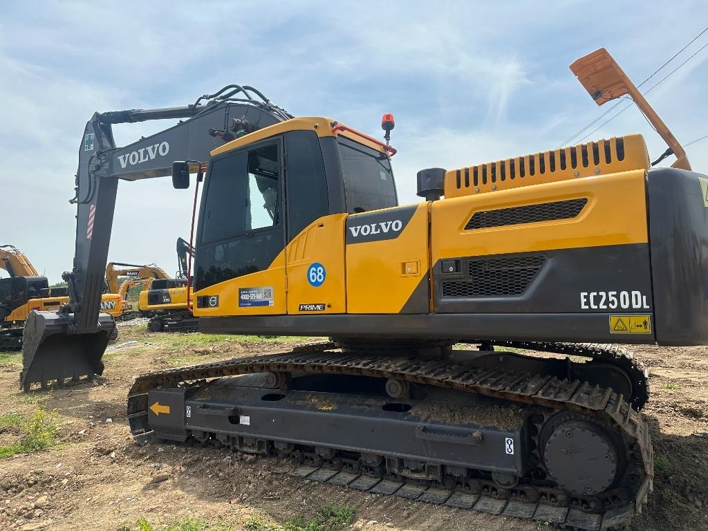 Volvo EC 250 D - Pelle sur chenille: photos 2 Volvo EC 250 D - Pelle sur chenille: photos 2