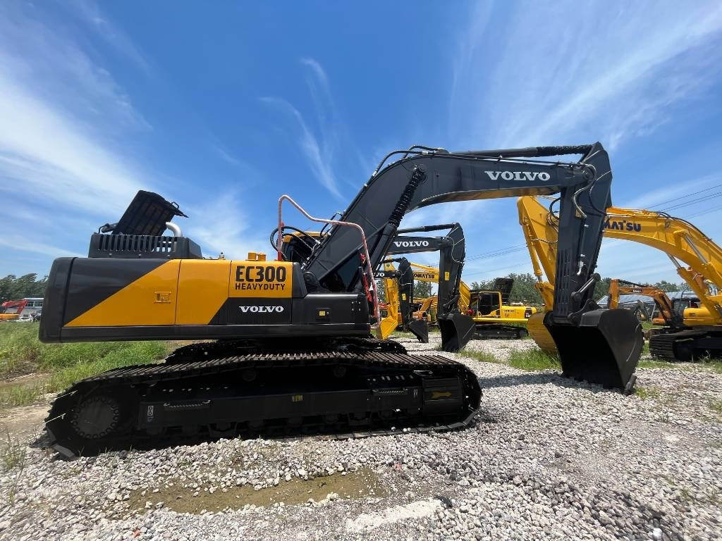 Volvo EC 300 - Pelle sur chenille: photos 1 Volvo EC 300 - Pelle sur chenille: photos 1