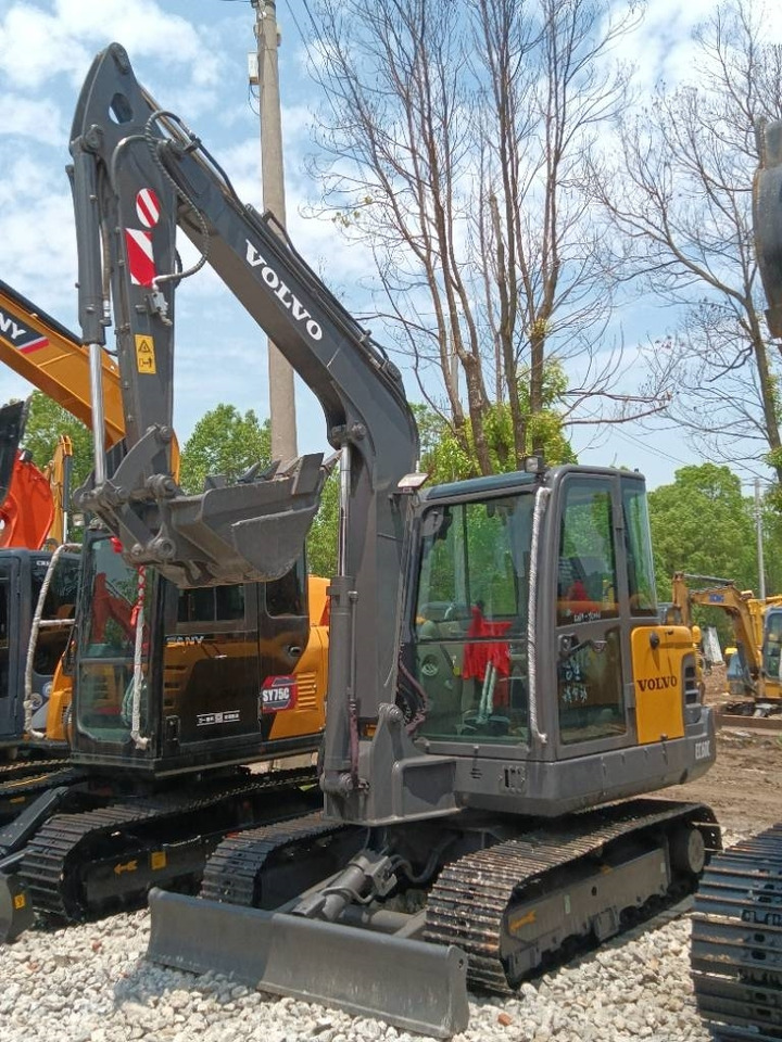 Volvo EC 60 - Pelle sur chenille: photos 1 Volvo EC 60 - Pelle sur chenille: photos 1