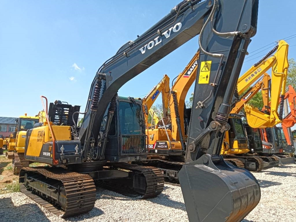 Volvo EC140 - Pelle sur chenille: photos 4 Volvo EC140 - Pelle sur chenille: photos 4