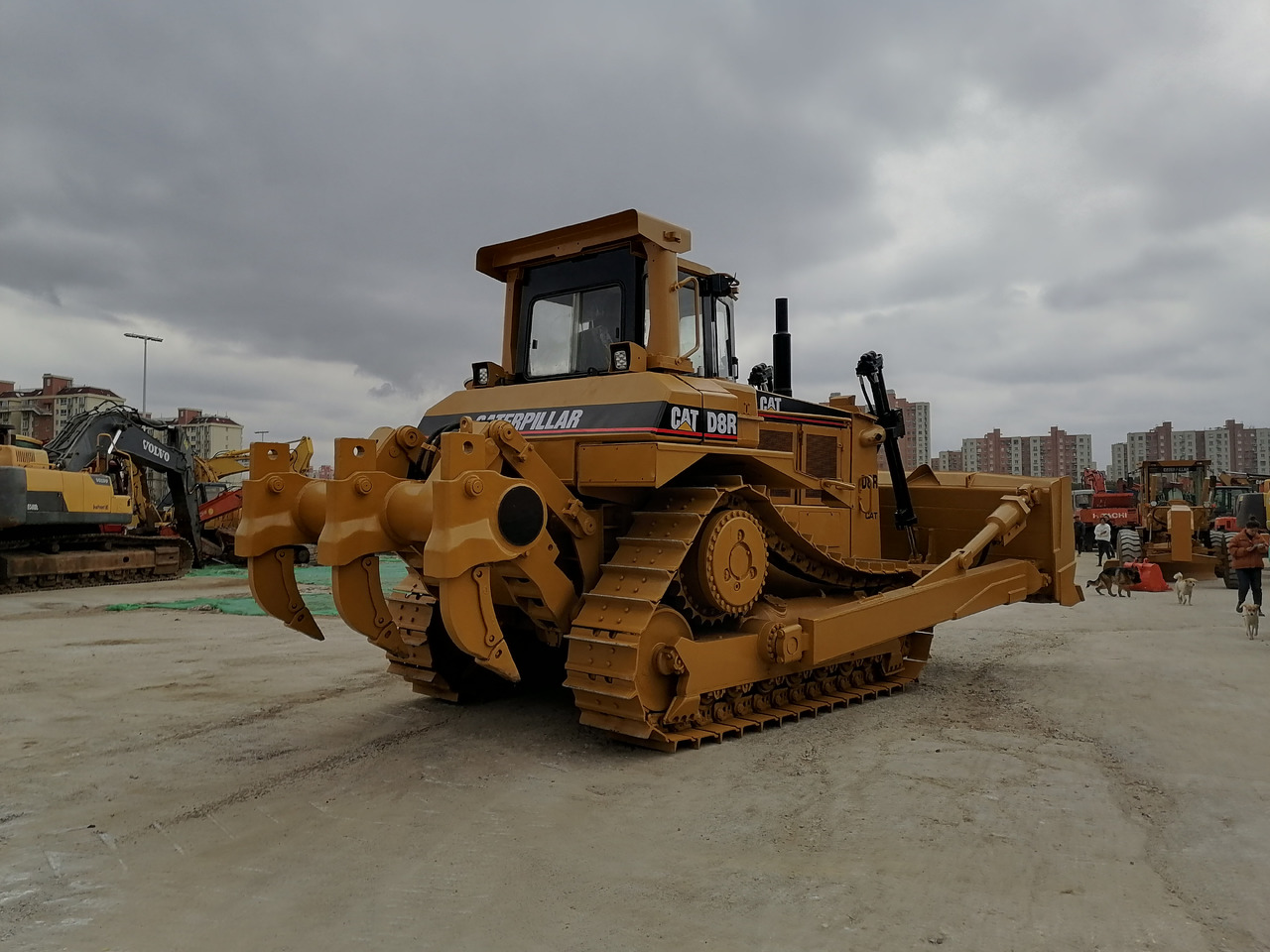 CATERPILLAR D8R - Bulldozer: photos 4 CATERPILLAR D8R - Bulldozer: photos 4