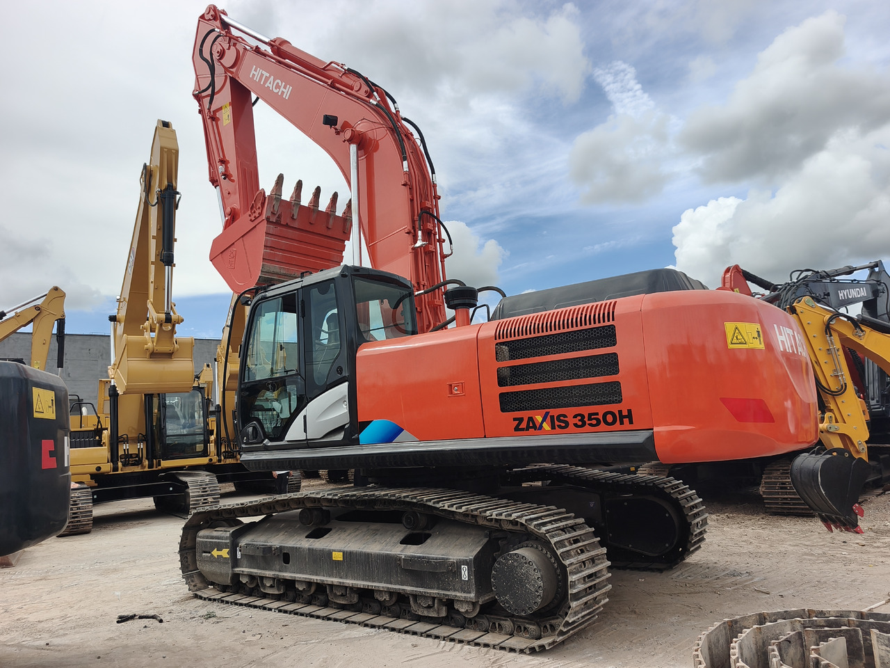 HITACHI ZX350 ZX350H ZX350H-5G Used excavator - Pelle sur chenille: photos 1 HITACHI ZX350 ZX350H ZX350H-5G Used excavator - Pelle sur chenille: photos 1