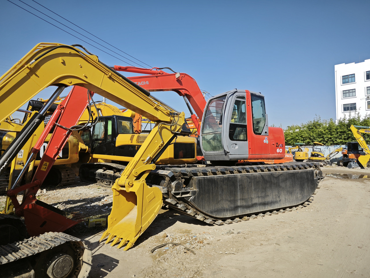 HITACHI ZX60 Used Amphibious Excavator Hitachi 60 - Excavatrice amphibie: photos 3 HITACHI ZX60 Used Amphibious Excavator Hitachi 60 - Excavatrice amphibie: photos 3