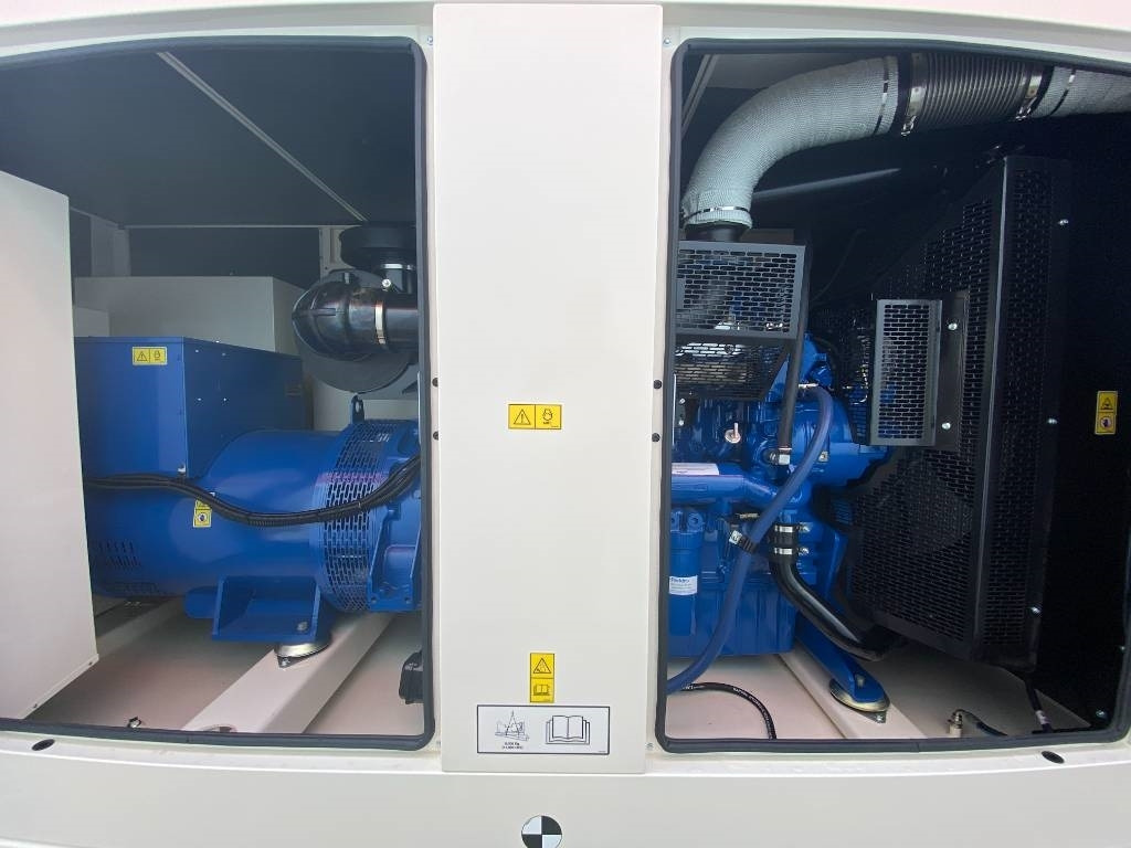 FG Wilson P550-3 - 550 kVA Genset - DPX-16020 - Groupe électrogène: photos 5 FG Wilson P550-3 - 550 kVA Genset - DPX-16020 - Groupe électrogène: photos 5