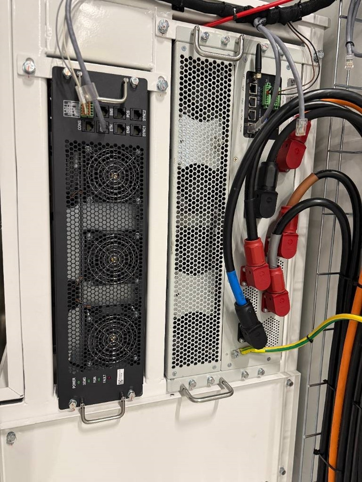 Groupe électrogène neuf PES100 Hybrid Energy System - 125 kVA - 115.2 kWh: photos 19 Groupe électrogène neuf PES100 Hybrid Energy System - 125 kVA - 115.2 kWh: photos 19