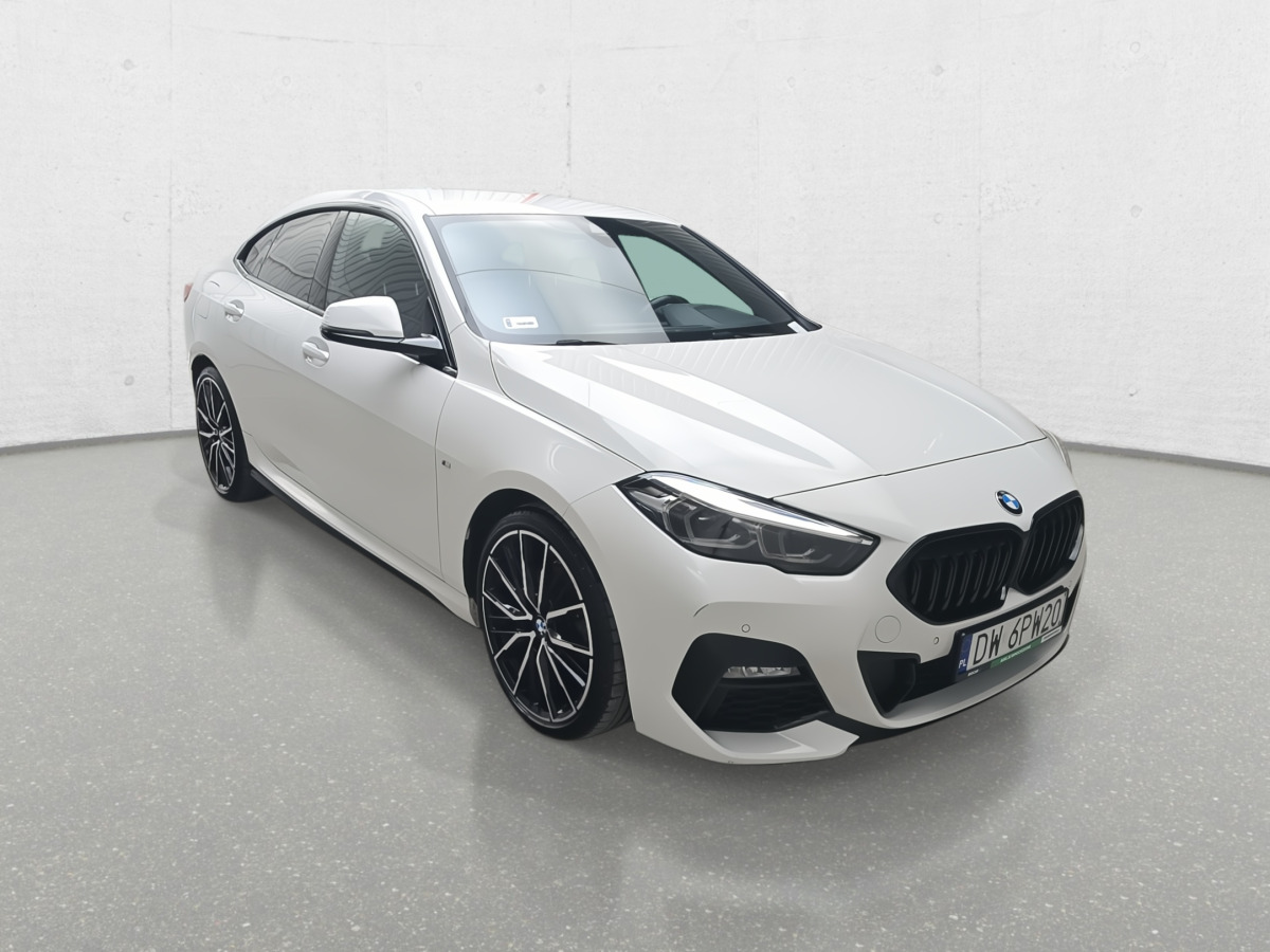 BMW 218 I SEDAN - Berline: photos 2 BMW 218 I SEDAN - Berline: photos 2
