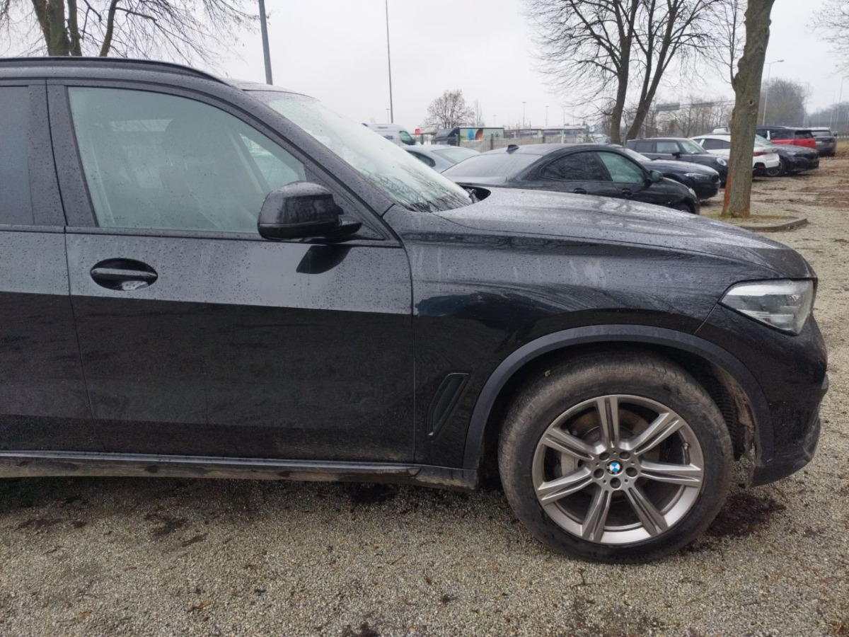 BMW X5 XDRIVE25D KOMBI - Voiture: photos 4 BMW X5 XDRIVE25D KOMBI - Voiture: photos 4
