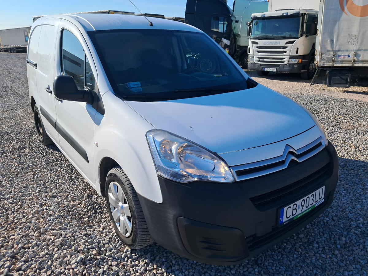 CITROEN BERLINGO FURGON BLASZAK - Fourgon utilitaire: photos 1 CITROEN BERLINGO FURGON BLASZAK - Fourgon utilitaire: photos 1