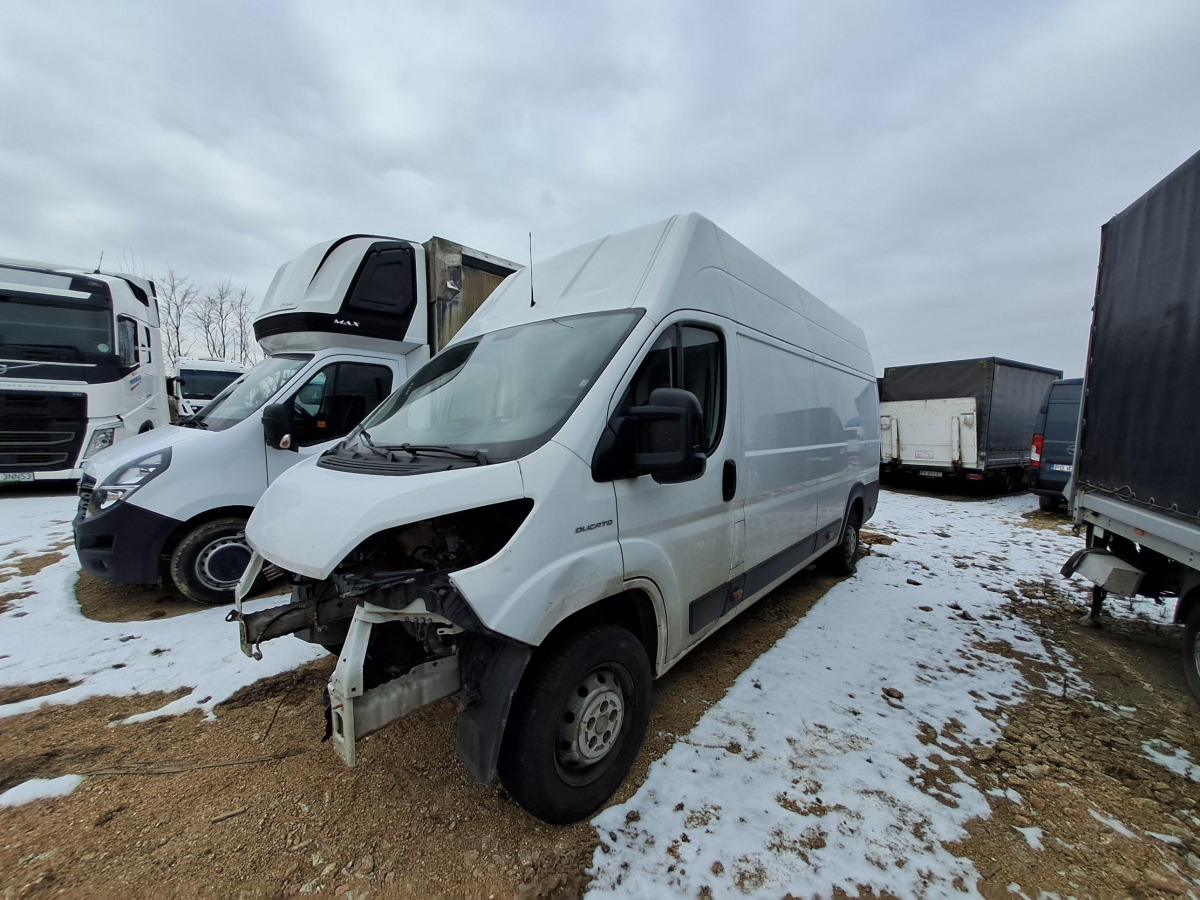 FIAT DUCATO FURGON BLASZAK - Fourgon utilitaire: photos 3 FIAT DUCATO FURGON BLASZAK - Fourgon utilitaire: photos 3