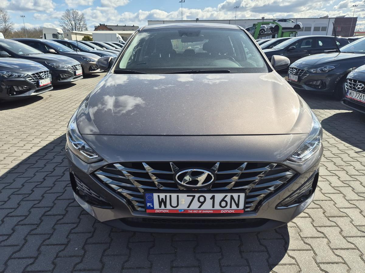 HYUNDAI I30 HATCHBACK - Voiture à hayon: photos 3 HYUNDAI I30 HATCHBACK - Voiture à hayon: photos 3