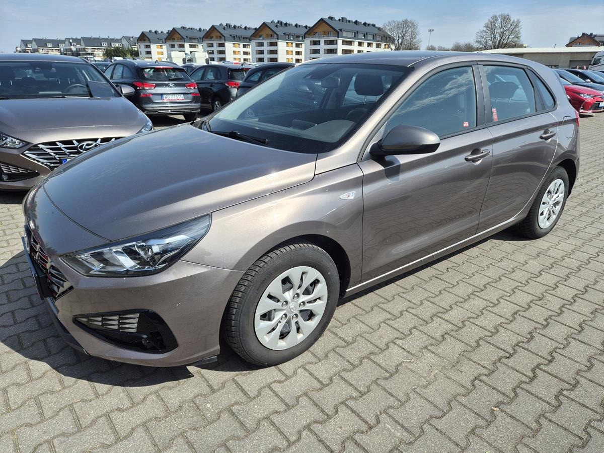 HYUNDAI I30 HATCHBACK - Voiture à hayon: photos 2 HYUNDAI I30 HATCHBACK - Voiture à hayon: photos 2