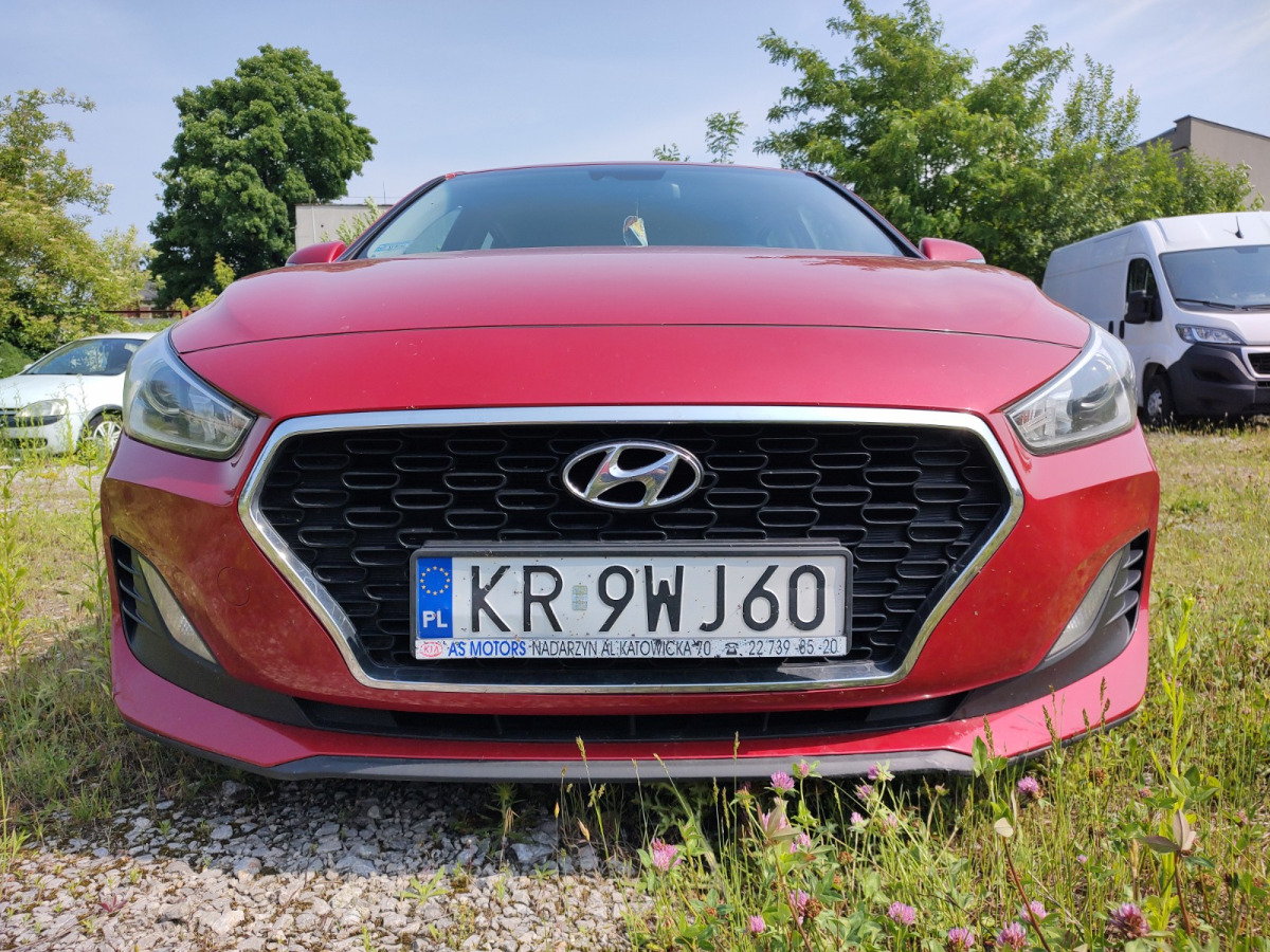 HYUNDAI I30 HATCHBACK - Voiture à hayon: photos 2 HYUNDAI I30 HATCHBACK - Voiture à hayon: photos 2