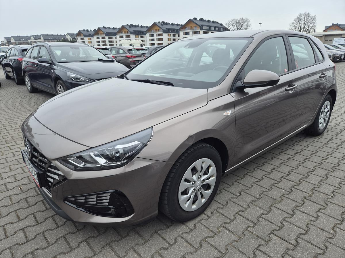 HYUNDAI I30 HATCHBACK - Voiture à hayon: photos 2 HYUNDAI I30 HATCHBACK - Voiture à hayon: photos 2