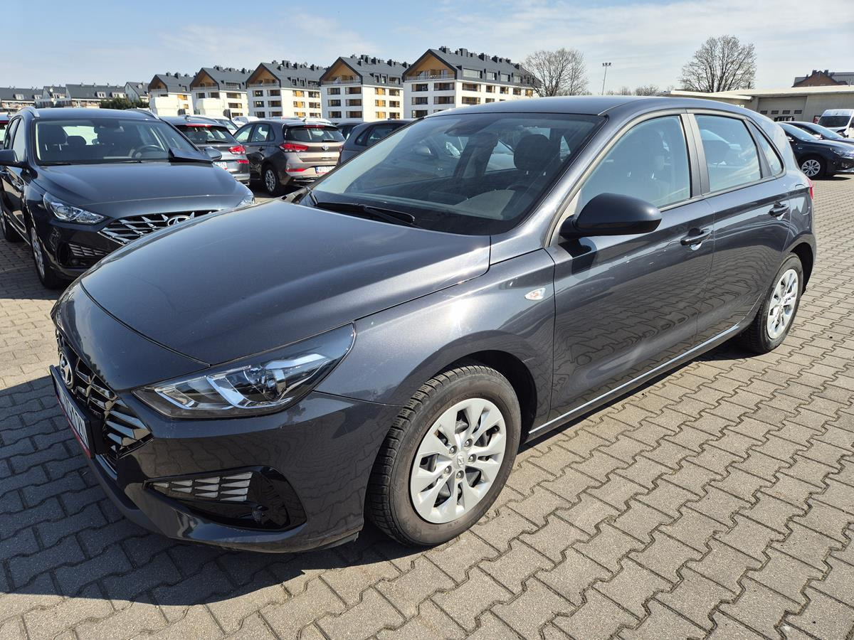 HYUNDAI I30 HATCHBACK - Voiture à hayon: photos 2 HYUNDAI I30 HATCHBACK - Voiture à hayon: photos 2