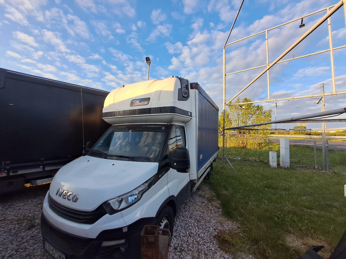 IVECO 35S18 PLANDEKA - Véhicule utilitaire plateau baché: photos 3 IVECO 35S18 PLANDEKA - Véhicule utilitaire plateau baché: photos 3