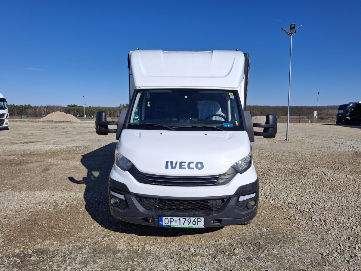 IVECO 35S18 PLANDEKA - Véhicule utilitaire plateau baché: photos 3 IVECO 35S18 PLANDEKA - Véhicule utilitaire plateau baché: photos 3