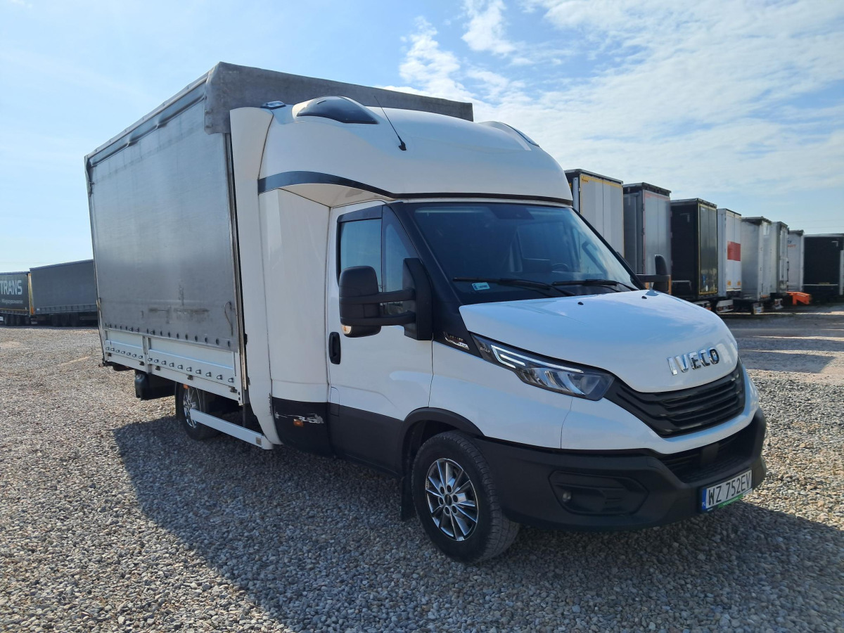 IVECO 35S18 PLANDEKA - Véhicule utilitaire plateau baché: photos 1 IVECO 35S18 PLANDEKA - Véhicule utilitaire plateau baché: photos 1