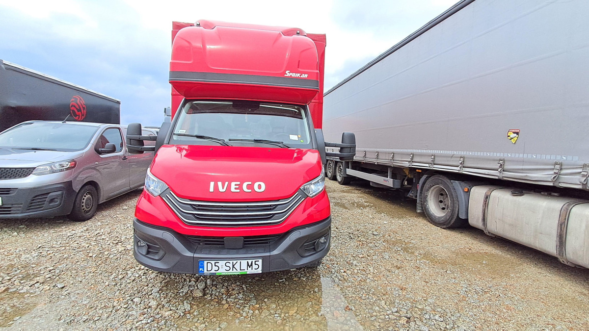 IVECO 50C18 PLANDEKA - Véhicule utilitaire plateau baché: photos 2 IVECO 50C18 PLANDEKA - Véhicule utilitaire plateau baché: photos 2
