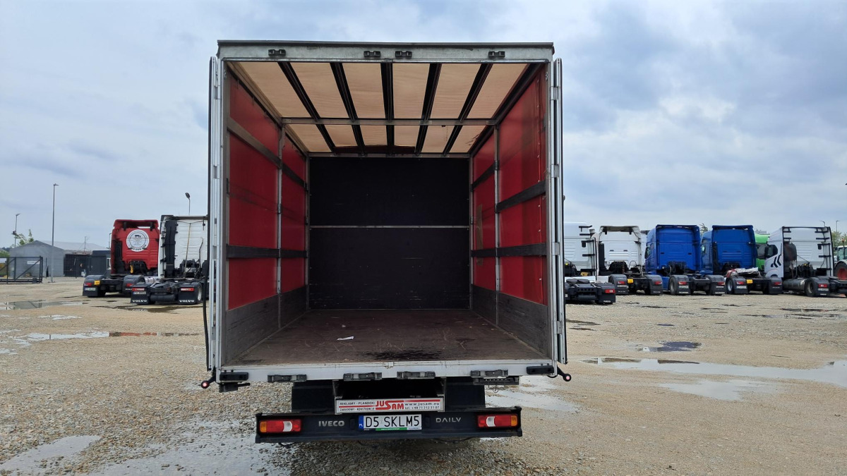IVECO 50C18 PLANDEKA - Véhicule utilitaire plateau baché: photos 4 IVECO 50C18 PLANDEKA - Véhicule utilitaire plateau baché: photos 4
